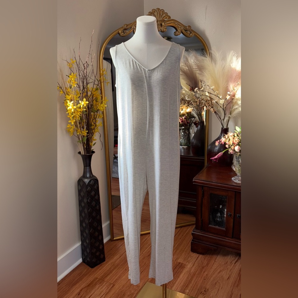 Old Navy Sleeveless Jumpsuit casual lounge wear